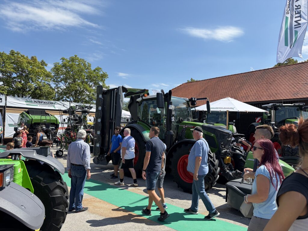 Každý rok vybírá pořadatel veletrhu Agra v Gornji Radgoně společně s nezávislou porotou složenou z technických odborníků a odborných novinářů nejinovativnější stroj veletrhu.