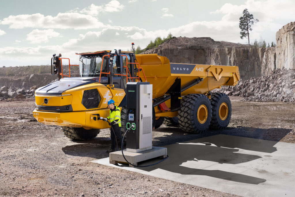 S užitečnou nosností 29, respektive 39 tun patří Volvo A30 Electric a A40 Electric mezi největší stroje v rostoucím portfoliu elektrických řešení společnosti Volvo CE. 