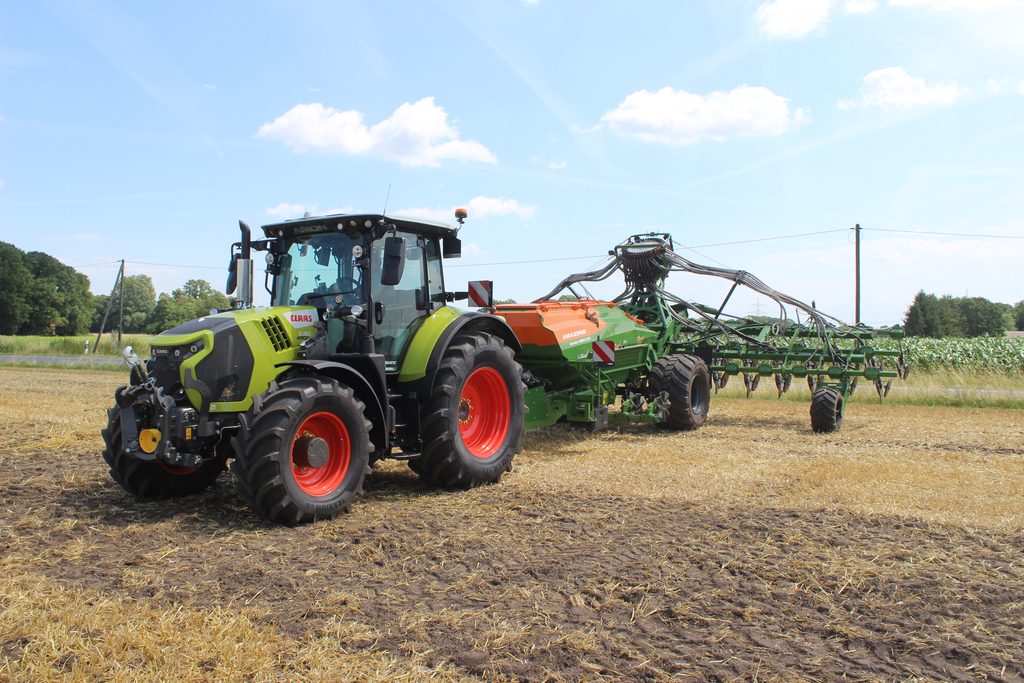 Firma Claas uvádí na trh tři nové traktory Arion  5 Cmatic, které nahrazují řadu Arion 500.