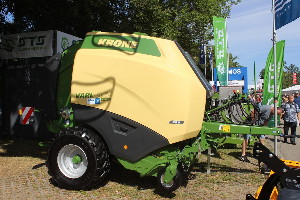 Lisy s variabilní lisovací komorou Krone přicházejí ve čtyřech provedeních - VariPack V 165 a V 165 XC pro balíky o průměru 80 až 165 cm a VariPack V 190 a V 190 XC pro balíky o průměru 80 až 190 cm.