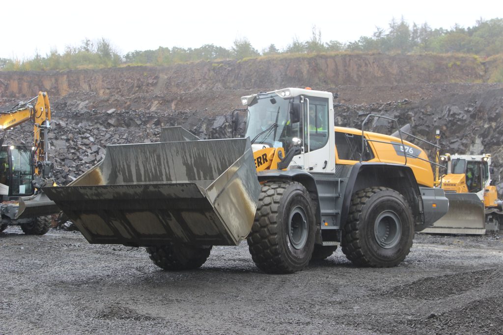 Liebherr XPower je systém pohonu kolových nakladačů, který automaticky kombinuje hydrostatický a mechanický pohon. 