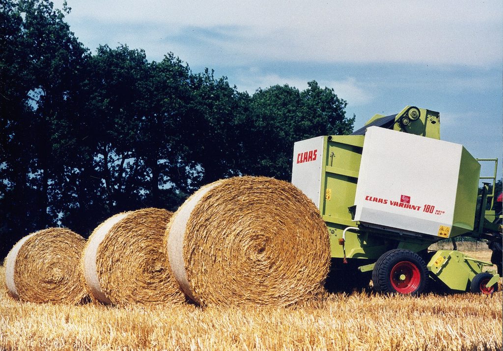 V roce 1996 představil Claas řadu VARIANT 100, svůj první vlastní vyvinutý lis na válcové balíky s variabilní lisovací komorou.